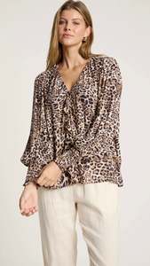 Blouse: San Frill Top Nomad