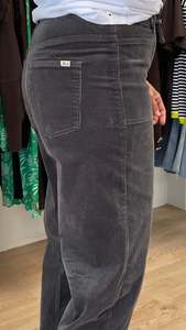 Jeans: Monaco Leo Barrel Jeans Corduroy Smoke Charcoal (PRE ORDER)