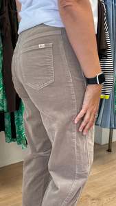 Monaco Toni Barrel Jeans Corduroy Latte (PRE ORDER)