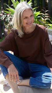 Stella Gemma 1: Classic Sweater Choc