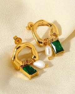 Charmed Studs Green Pearl