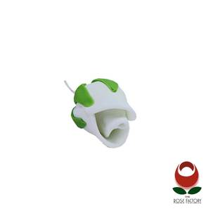 White Rose Bud – The Rose Factory