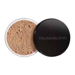 Finishing Powder: Youngblood Loose Mineral Foundation Fawn 10g