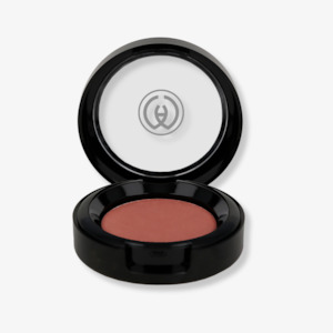 Makeup Bronze Blush Highlight: Blush Natural