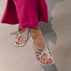 Clearance: Leo Toe Layers: Night Black ONLY 1 IN STOCK