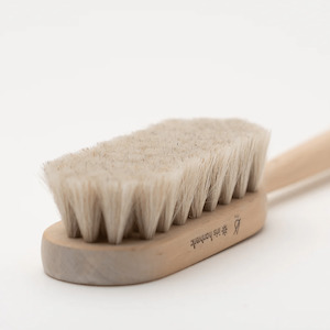 Body Oil: Iris Hantverk Dry Body Brush