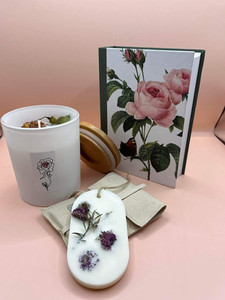 The 'Festoon' gift box the social scent co