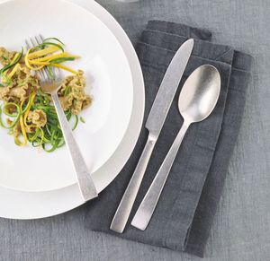 Flat Vintage 24 Piece Cutlery Set