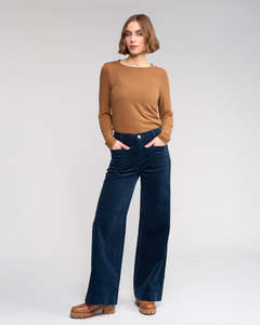 Knewe: Roxie Cord