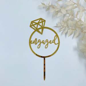 Cake Toppers: Engaged Cake Topper (Gold)