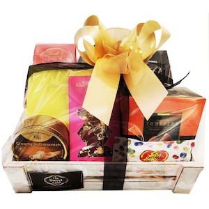 Classic White Wood Hamper