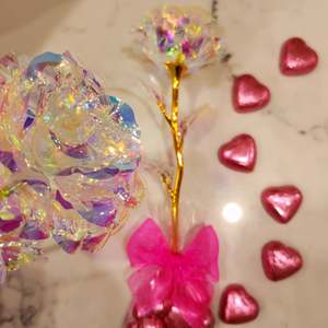 Forher Forhim: Valentine Crystal Artificial Roses with Pink Chocolate hearts