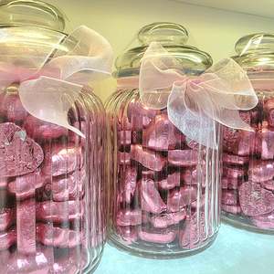 Valentine x100 Mini Chocolate Hearts in Jar (Pink)