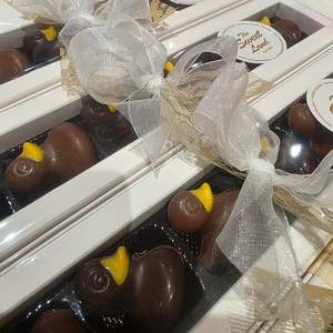 Easter Collections: NZ HANDMADE Easter Duck Chocolate Box – 6 Piece