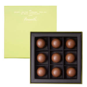 Bennetts Of Mangawhai 9 Crispy Salted Caramel Praline In Milk Chocolate
