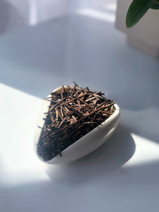 Obubu Collection Kyoto Japan: ROASTED GREEN TEA: Suzume 'Sparrow' Kukicha, Japan