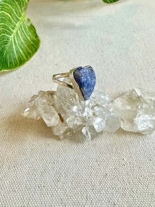 Frontpage: Tanzanite Sterling Silver Rough Crystal Ring - Size 10