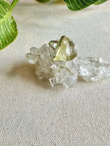 Frontpage: Lemon Topaz Sterling Silver Rough Crystal Ring - Size 8