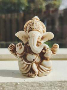 Gifts Under 10: Ganesh Statue - 7cm