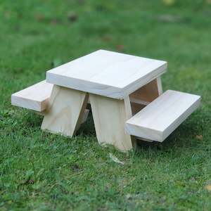 Ledges: Kiln-dried Pine Chinchilla Picnic Table