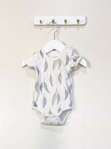 Wilson Frenchy: Wilson & Frenchy organic bodysuit - leaves (3-6m)