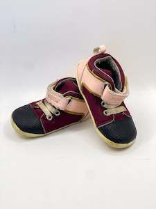 Bobux: Bobux step-up velcro shoes (20EU)