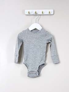 H&M ribbed bodysuit (6-9m)