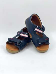 Brand New: BNWOT Bobux step up driftwood sandals (22EU)