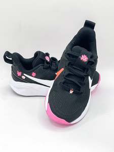 BNWOT Nike star runner 4 lifestyle sneakers (10.5UK)