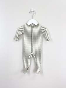Quincy Mae organic full snap footie (newborn)