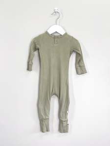 Snuggle Hunny organic rib growsuit (6-12m)