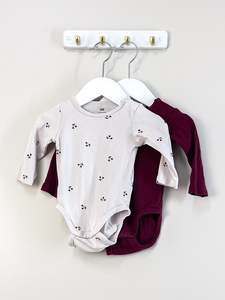 🎄 H&M organic 2 pack bodysuit bundle - cherries (0-3m)