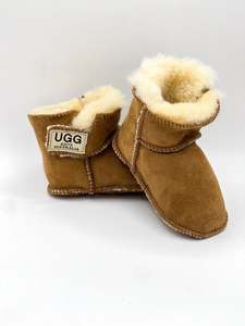 Footwear: Ugg Australia soft sole sheepskin boots (1y)