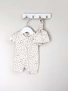 Wilson & Frenchy organic rib shortie zipsuit + beanie (0-3m)