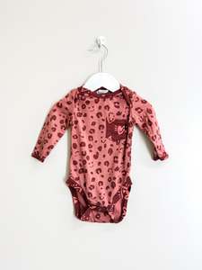 Little Flock Of Horrors merino bodysuit - rosebud cheetah (6-12m)