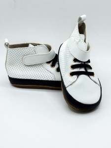 Pretty Brave hi top boots (19-20EU)