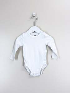 H&M organic bodysuit (3-6m)