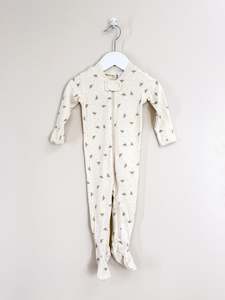 Quincy Mae organic sleeper zipsuit - doves (6-12m)