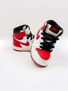 Footwear: Jordan retro 1 hi top sneakers (22EU)