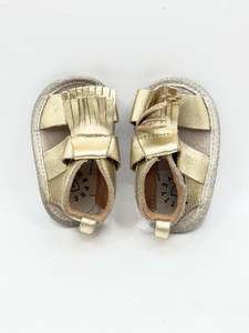 Pretty Brave soft sole gold fringe sandals (16-17EU)