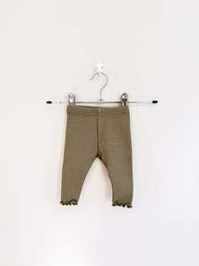 Little Bundle textured lettuce edge leggings (newborn)