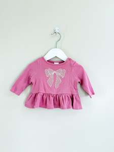 Long Sleeve Tops: Teeny Weeny rib bow peplum (3-6m)