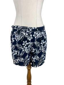 Emerge black floral shorts | size 12