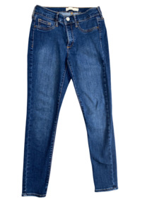 GAP 3/4 blue jeans | size 6