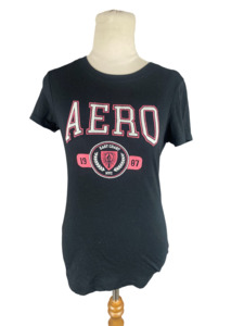 Activewear: Classic Crew Aero black tee | size 6