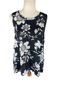 Witchery floral sleeveless top | size small
