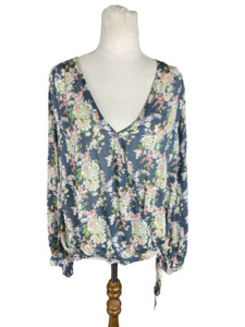 1 Thrift Circle Specials: Lucky brand wrap top | size medium