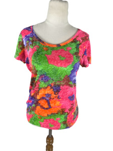 Top: Twin Rivers floral top | size 8