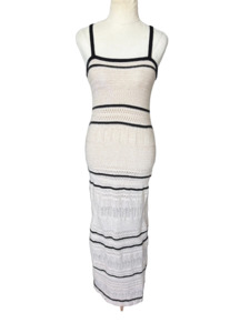 Crochet-look dress | size 8