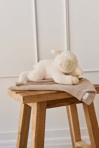 Snuggle Bunnies - Lambie